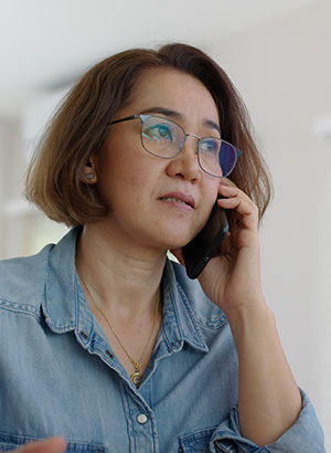 Woman talking on the phone